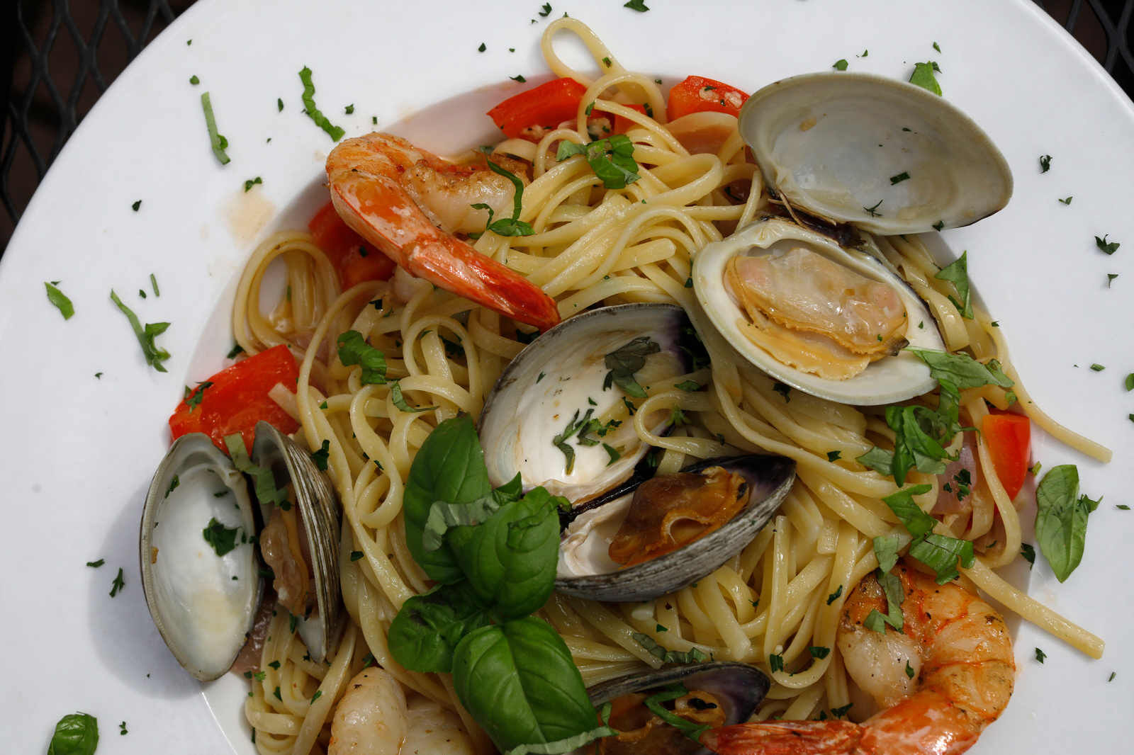 Linguini in clam sauce